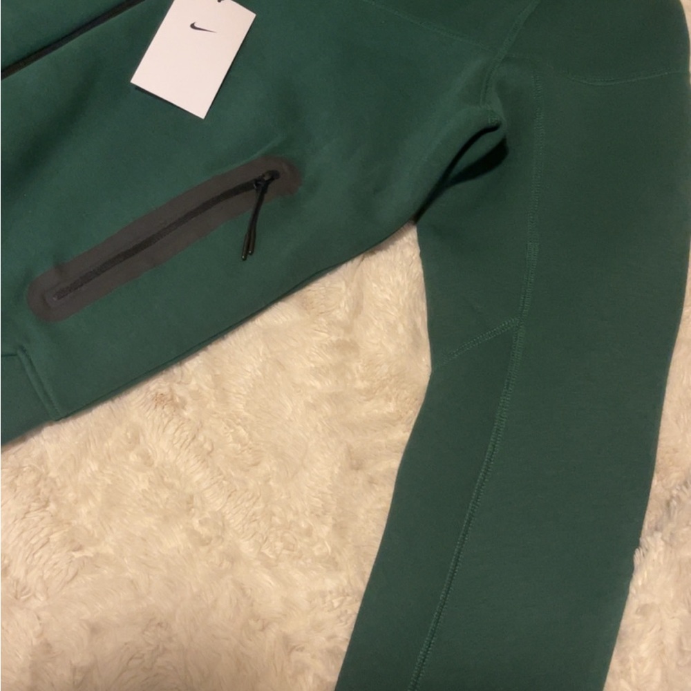 Nike Green Performance Jacket NWT - image 4